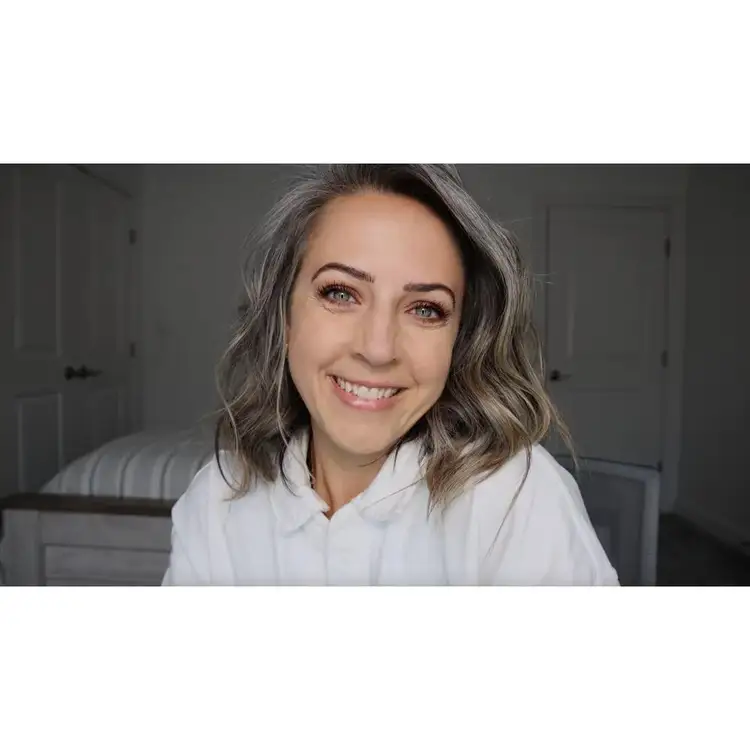 Buffing Foundation - Base de Maquillaje en Polvo con Acabado Mate, cobertura buildable - Tono 108